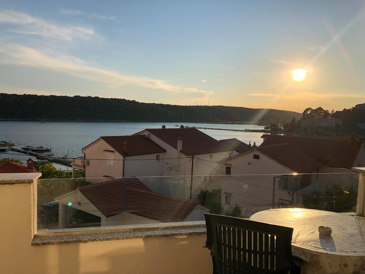 Apartments Palit Rab Εξωτερικό φωτογραφία