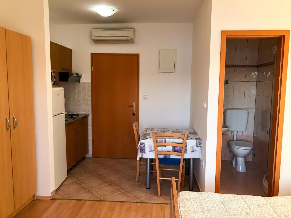 Apartments Palit Rab Εξωτερικό φωτογραφία