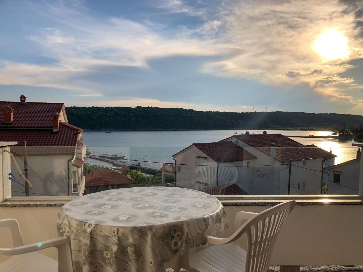 Apartments Palit Rab Εξωτερικό φωτογραφία