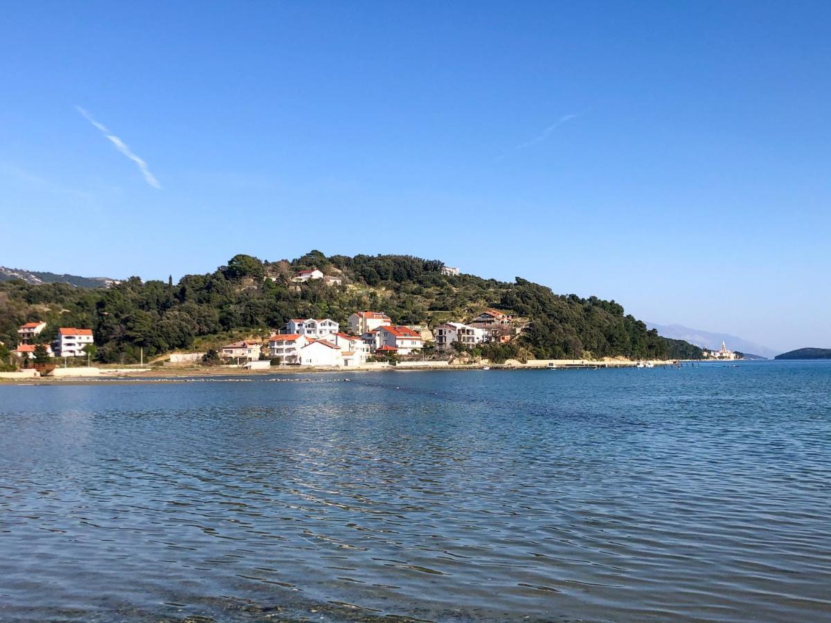Apartments Palit Rab Εξωτερικό φωτογραφία
